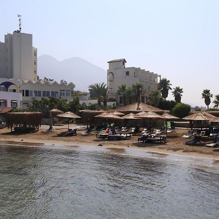 Celebrity Hotel Lapithos  Exterior photo