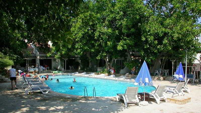 Celebrity Hotel Lapithos  Exterior photo