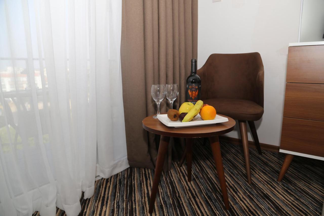 Celebrity Hotel Lapithos  Exterior photo