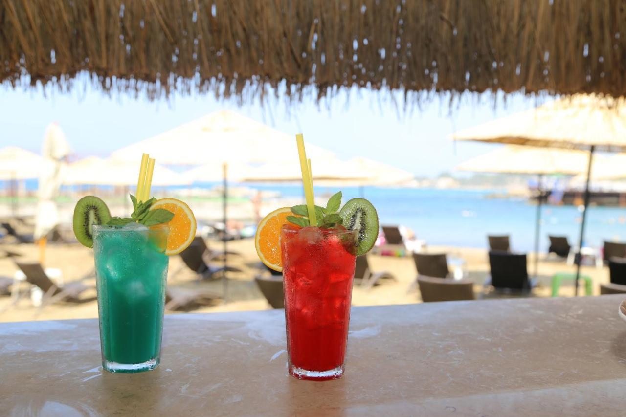 Celebrity Hotel Lapithos  Exterior photo