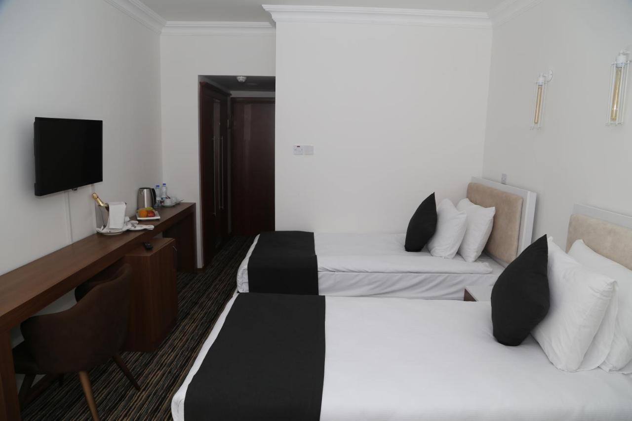 Celebrity Hotel Lapithos  Exterior photo
